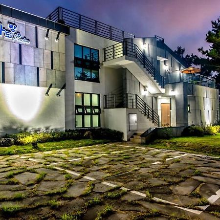 Sea And Wave Guest House ซอกวีโพ ภายนอก รูปภาพ