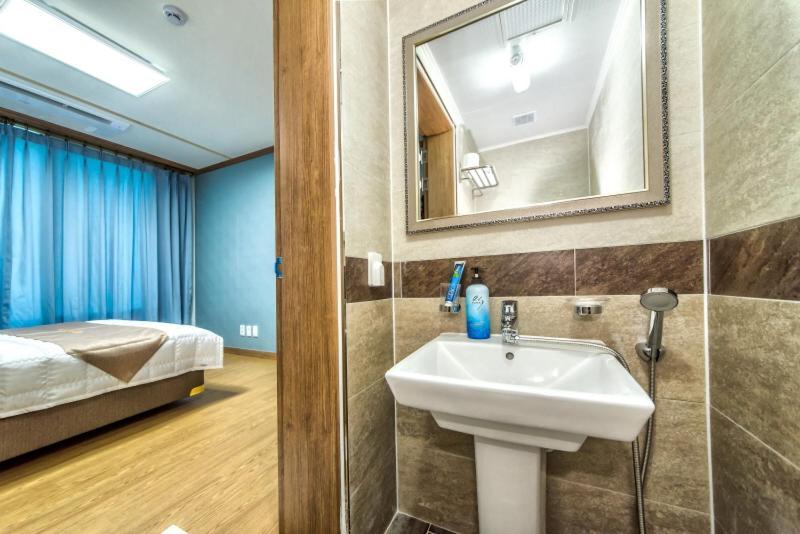 Sea And Wave Guest House ซอกวีโพ ภายนอก รูปภาพ