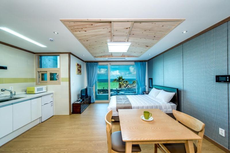 Sea And Wave Guest House ซอกวีโพ ภายนอก รูปภาพ
