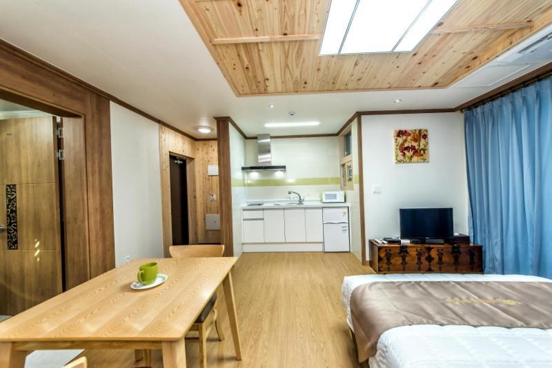 Sea And Wave Guest House ซอกวีโพ ภายนอก รูปภาพ