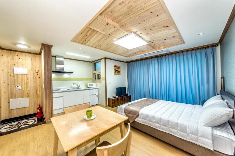 Sea And Wave Guest House ซอกวีโพ ภายนอก รูปภาพ