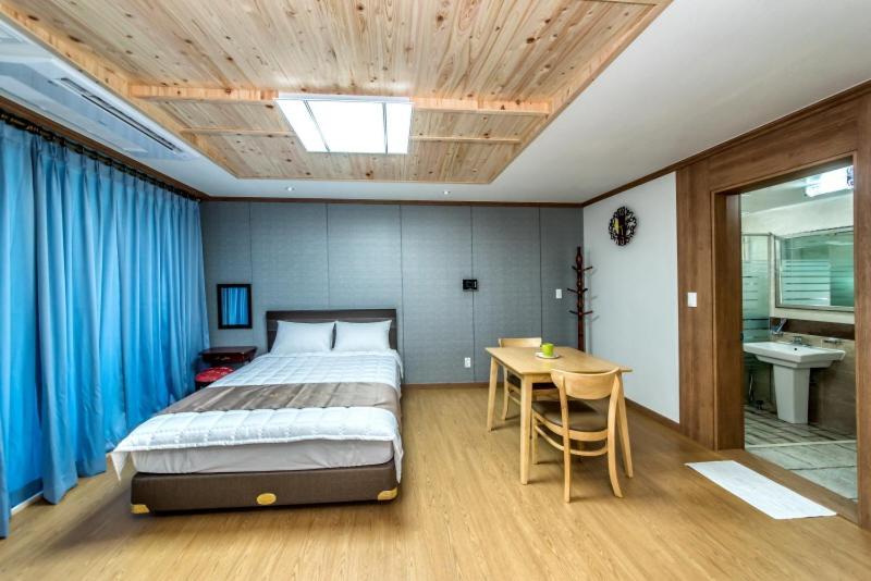 Sea And Wave Guest House ซอกวีโพ ภายนอก รูปภาพ